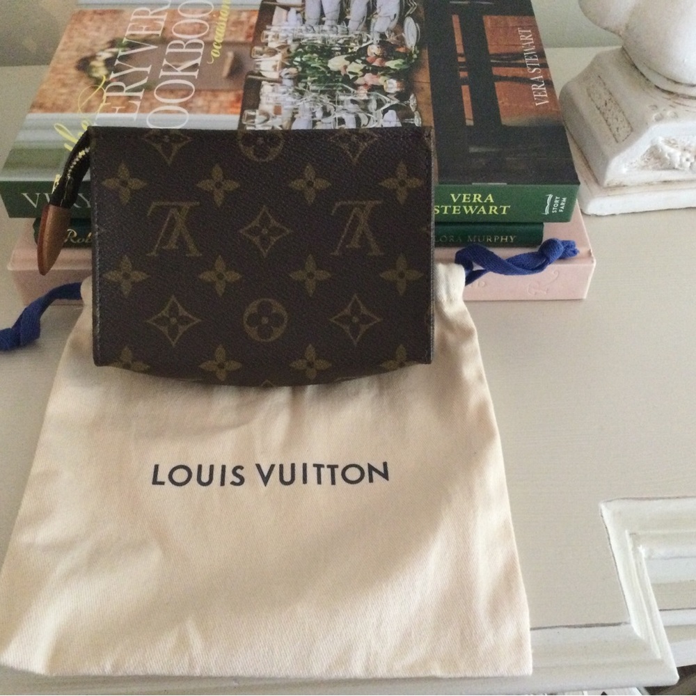 Louis Vuitton toiletry 15 - Picture 11 of 14